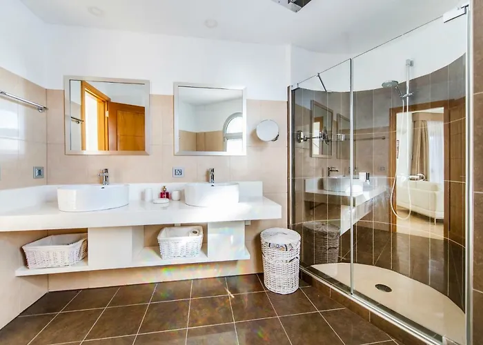 Aguamarina El Adults Only