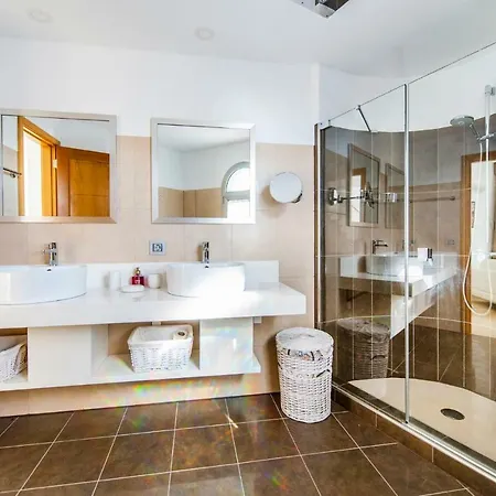 Aguamarina El Adults Only